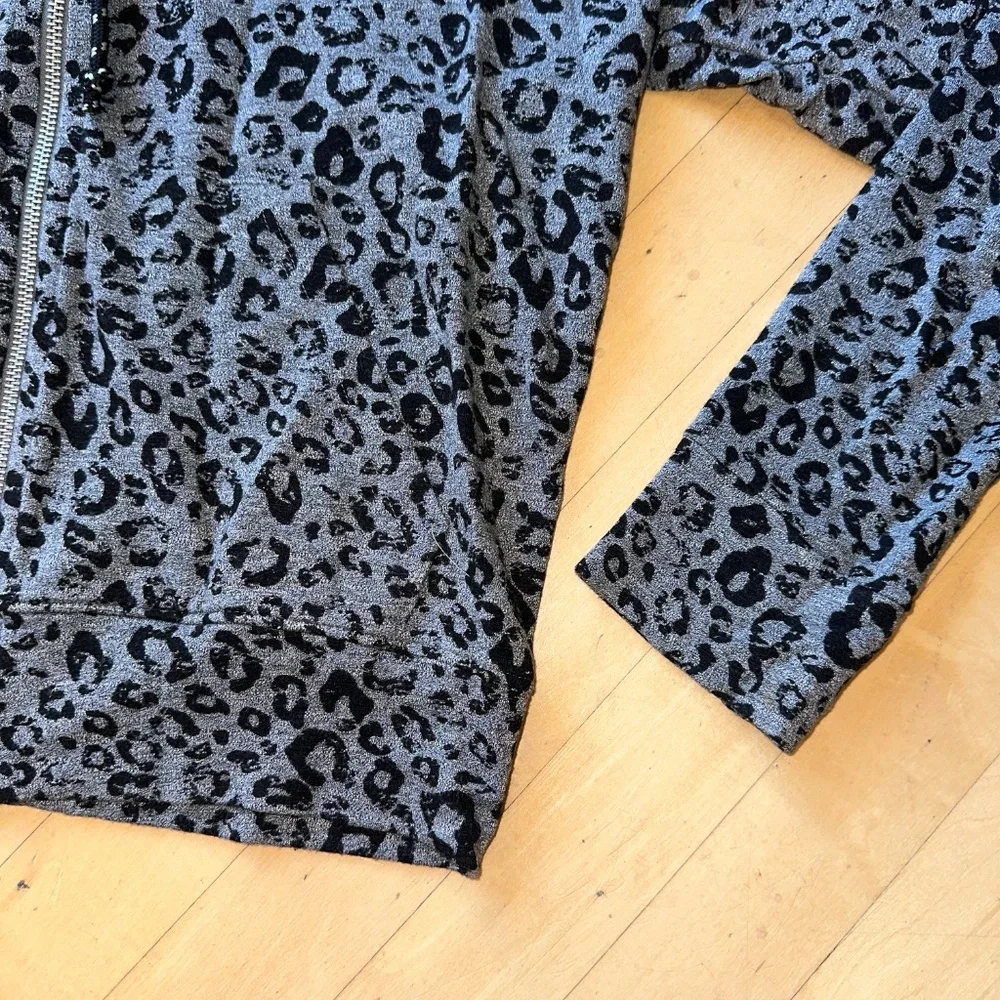 SUNDRY grey/black cheeta print zip up hoodie, 1 ( 4/6)  CB2436 - Picture 3 of 5